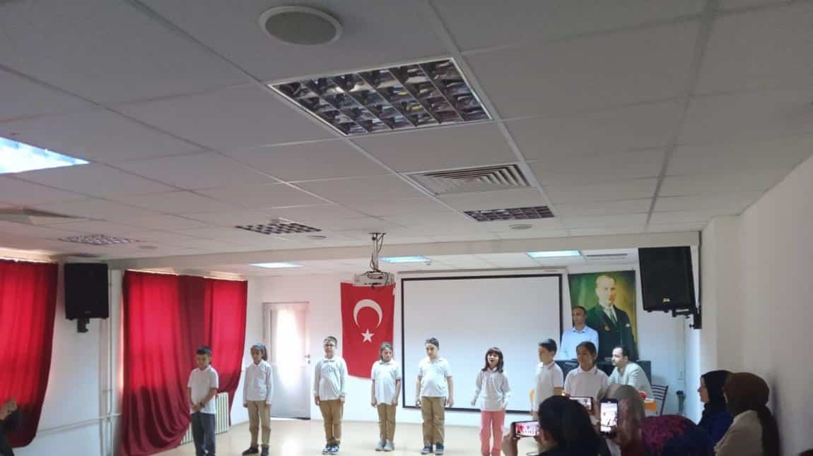 Okulumuzda 29 Ekim Cumhuriyet Bayramı Kutlama Programı  Yapıldı